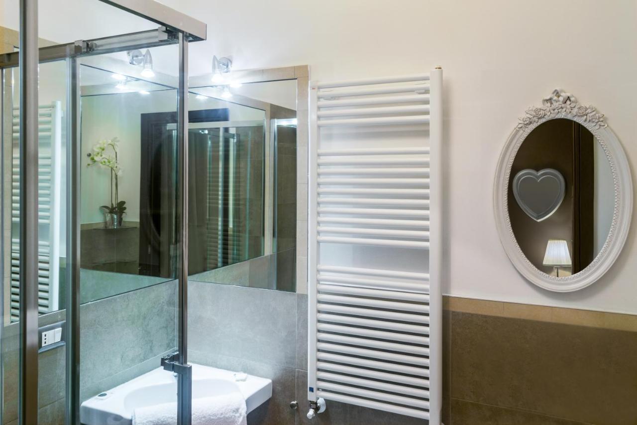 051 Room & Breakfast Bologna Bagian luar foto