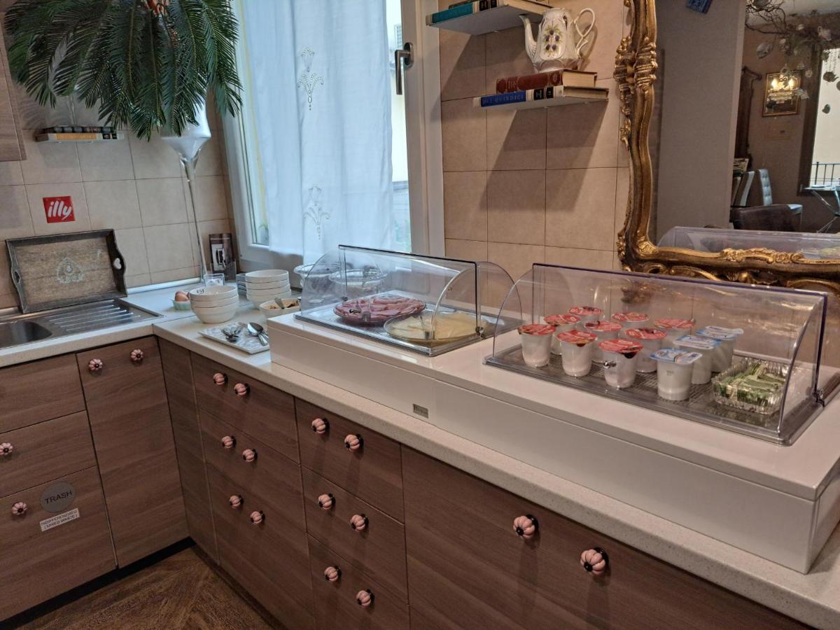 051 Room & Breakfast Bologna Bagian luar foto