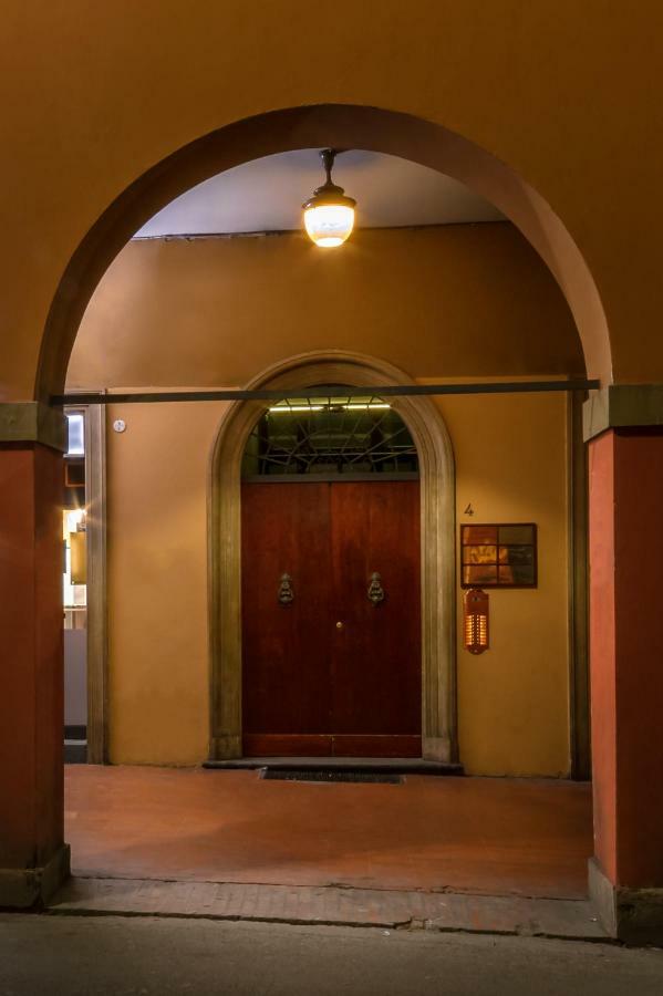 051 Room & Breakfast Bologna Bagian luar foto