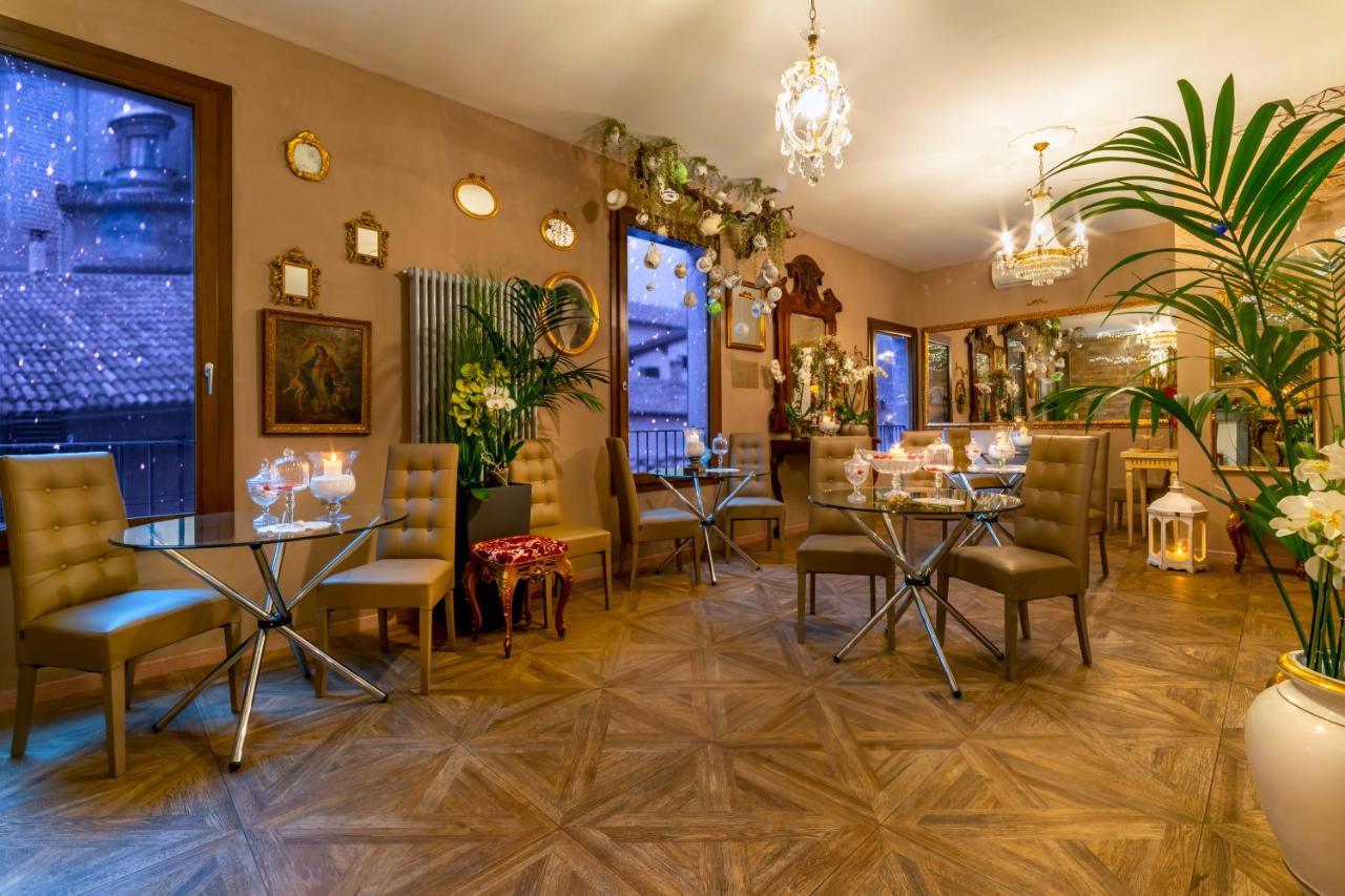 051 Room & Breakfast Bologna Bagian luar foto